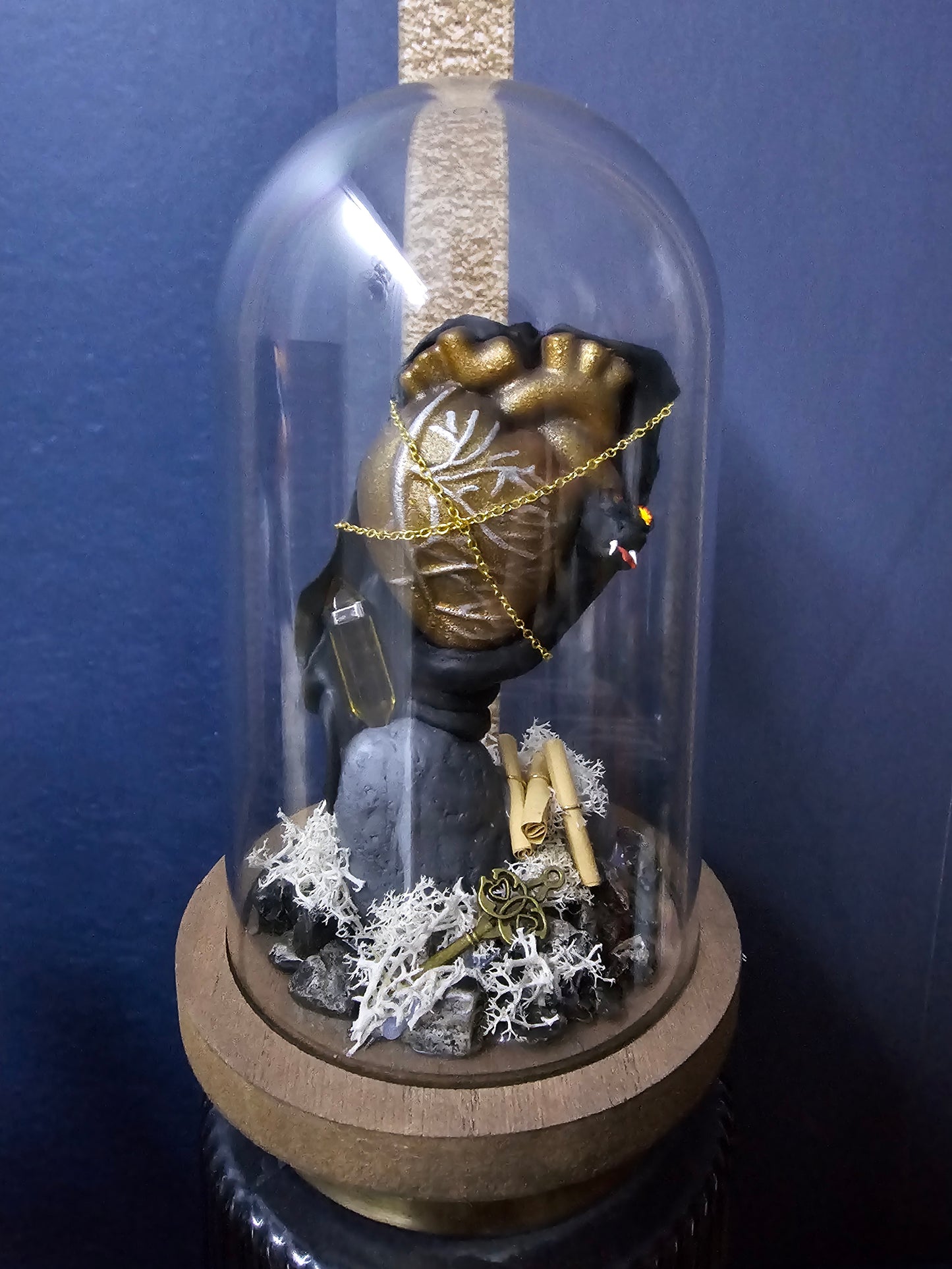 Coeur de dragon sous cloche